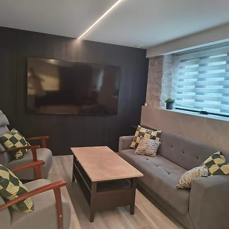 Modern In Center Апартаменты *